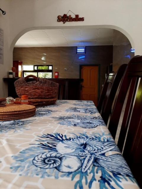 La Source Self Catering La Digue Exterior foto